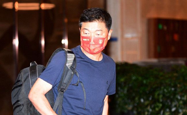 叶辰想起什么，随口说道：对了伊藤先生，这里距离曼哈顿的中央公园很近，吃饭前我们可以去那里散散步。